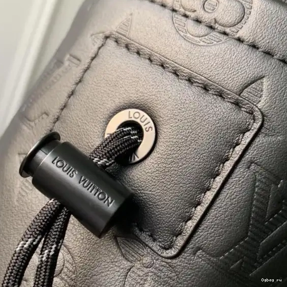 VUITTON BAG CHALK LOUIS NANO 0420